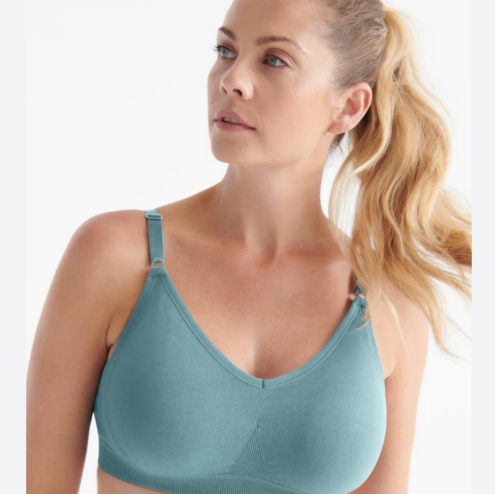 SOLDKNIX Size Medium "Good To Go" Wireless, Seamless T Shirt Bra- Seaspray Green